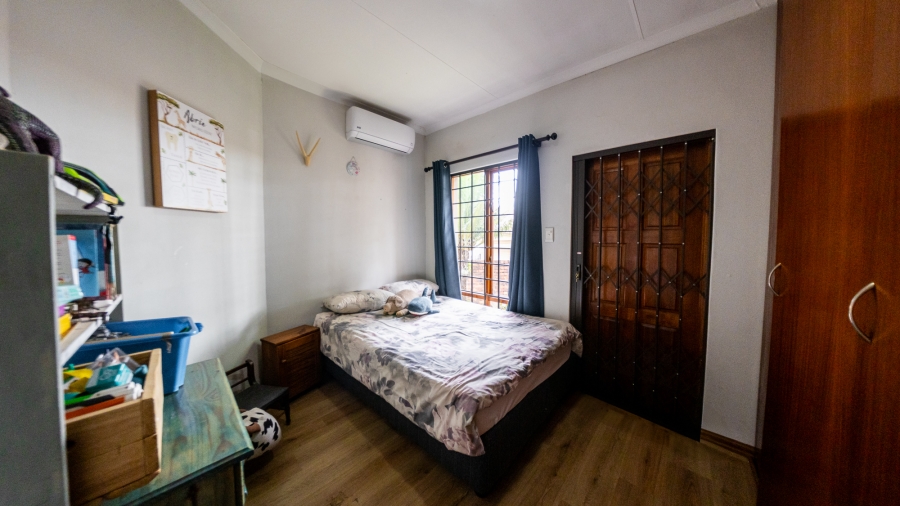 3 Bedroom Property for Sale in Thatchfield Cresent Gauteng