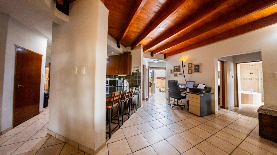 3 Bedroom Property for Sale in Thatchfield Cresent Gauteng