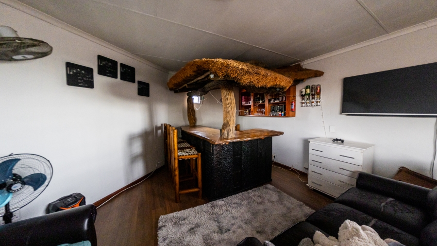 3 Bedroom Property for Sale in Thatchfield Cresent Gauteng