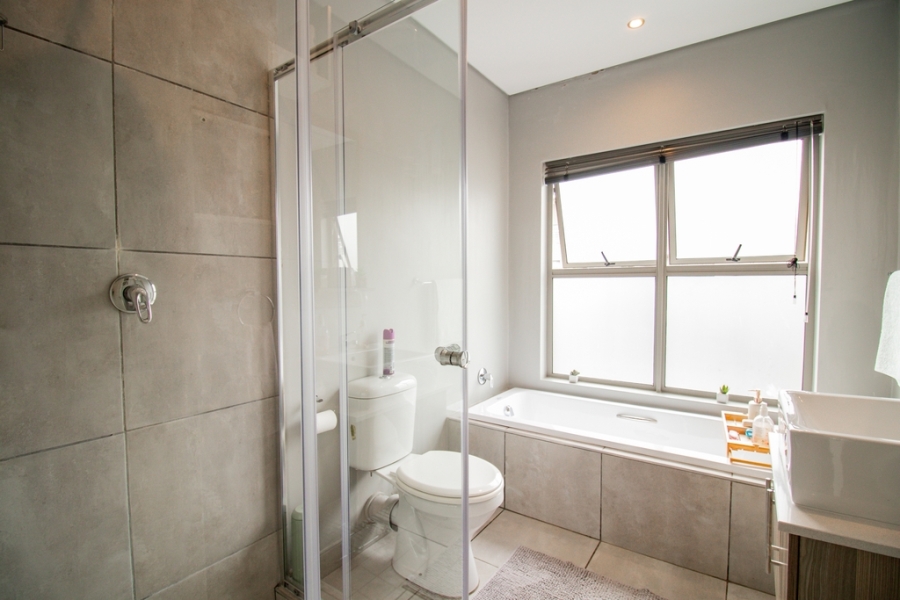 2 Bedroom Property for Sale in Broadacres Gauteng