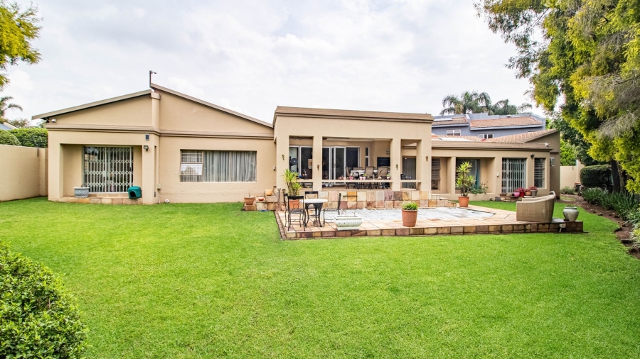 5 Bedroom Property for Sale in Marais Steyn Park Gauteng