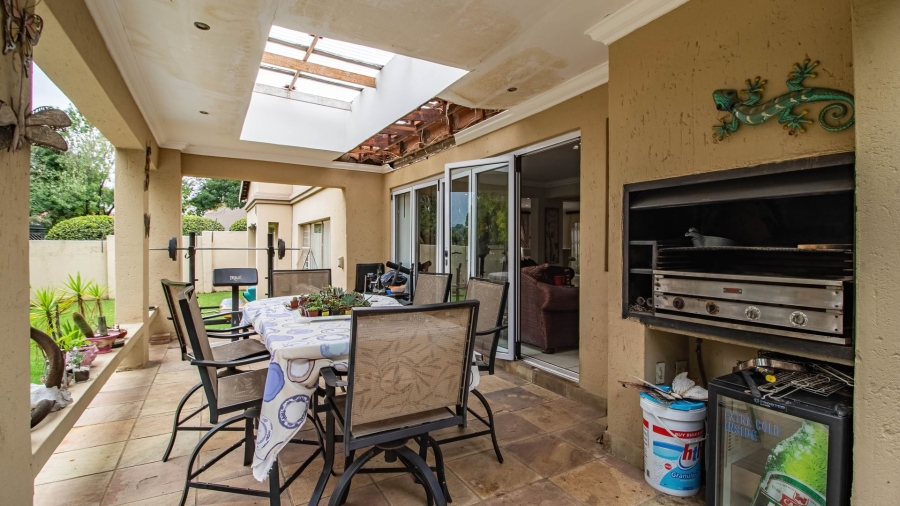 5 Bedroom Property for Sale in Marais Steyn Park Gauteng