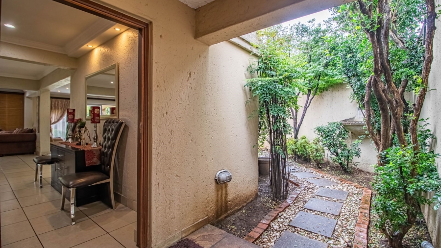 5 Bedroom Property for Sale in Marais Steyn Park Gauteng