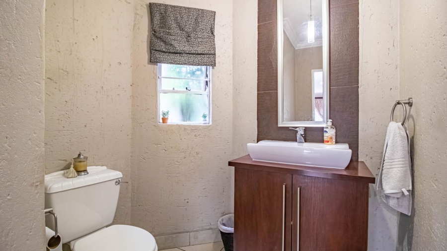 5 Bedroom Property for Sale in Marais Steyn Park Gauteng