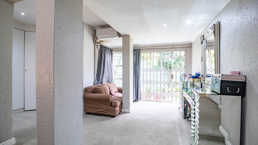 5 Bedroom Property for Sale in Marais Steyn Park Gauteng