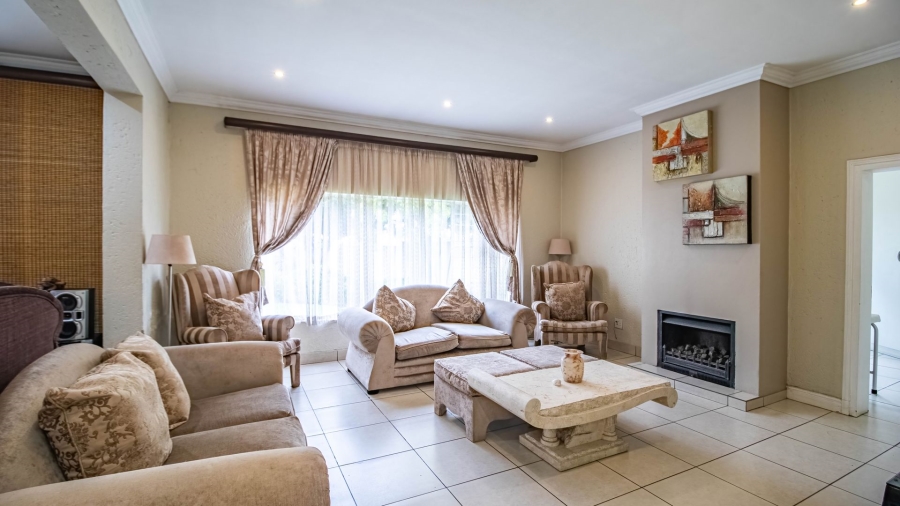 5 Bedroom Property for Sale in Marais Steyn Park Gauteng