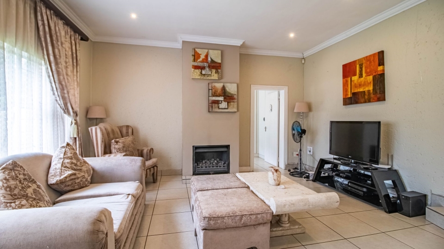 5 Bedroom Property for Sale in Marais Steyn Park Gauteng