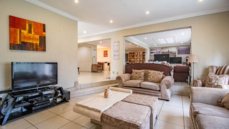 5 Bedroom Property for Sale in Marais Steyn Park Gauteng