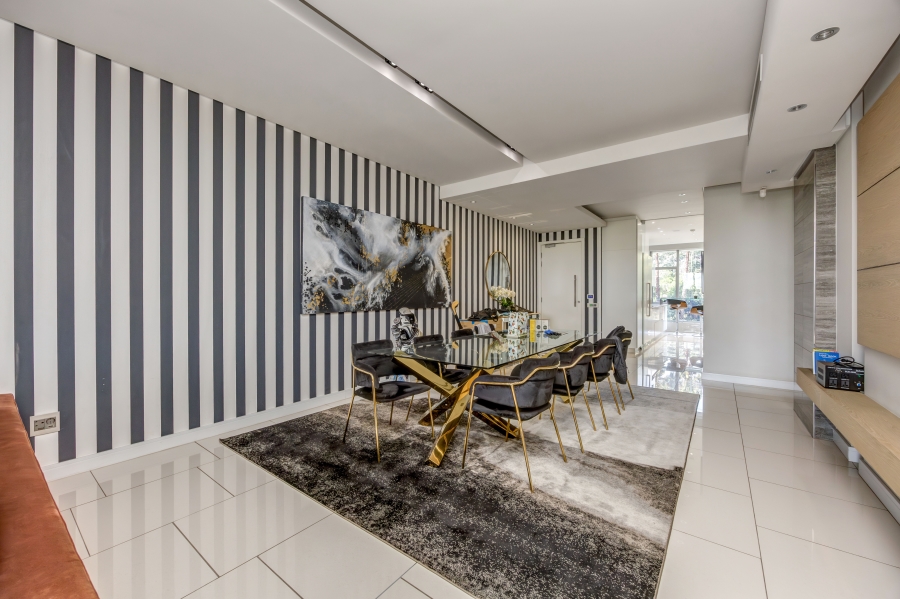 2 Bedroom Property for Sale in Sandhurst Gauteng