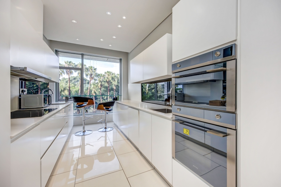 2 Bedroom Property for Sale in Sandhurst Gauteng