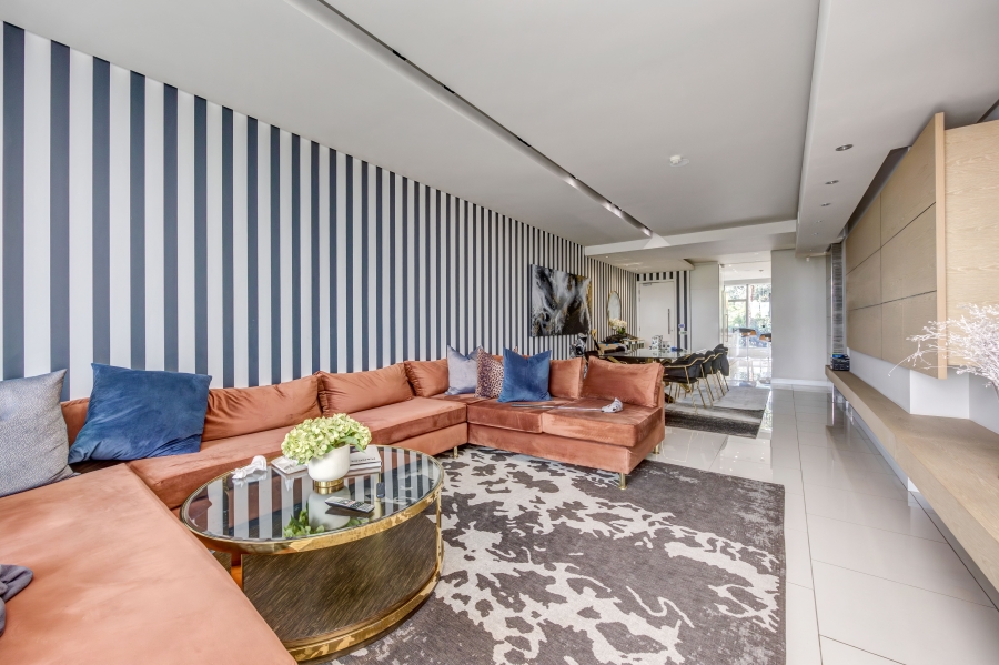 2 Bedroom Property for Sale in Sandhurst Gauteng