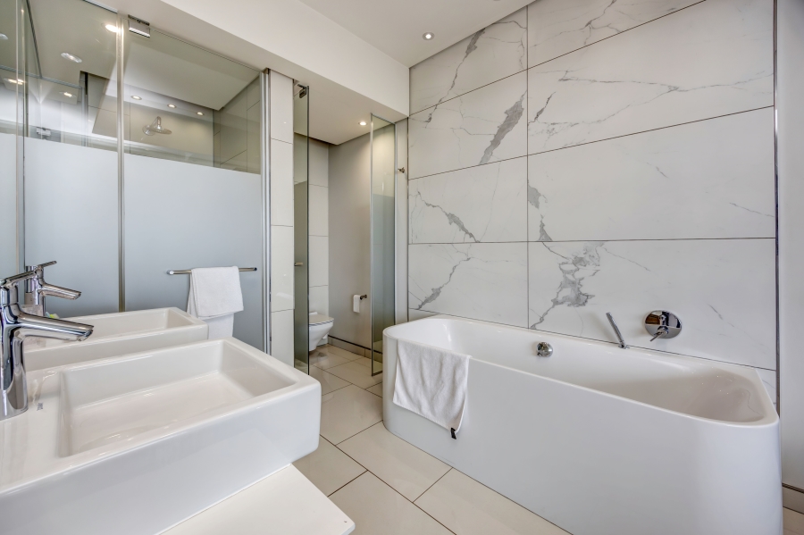 2 Bedroom Property for Sale in Sandhurst Gauteng