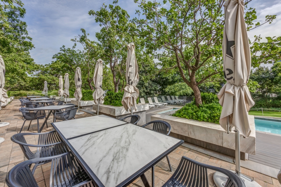 2 Bedroom Property for Sale in Sandhurst Gauteng