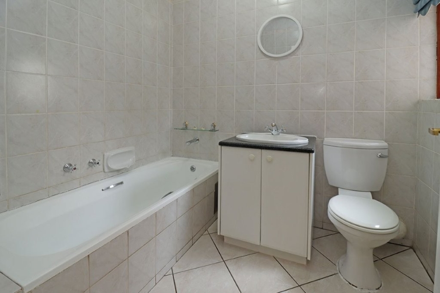 To Let 4 Bedroom Property for Rent in Sandringham Gauteng