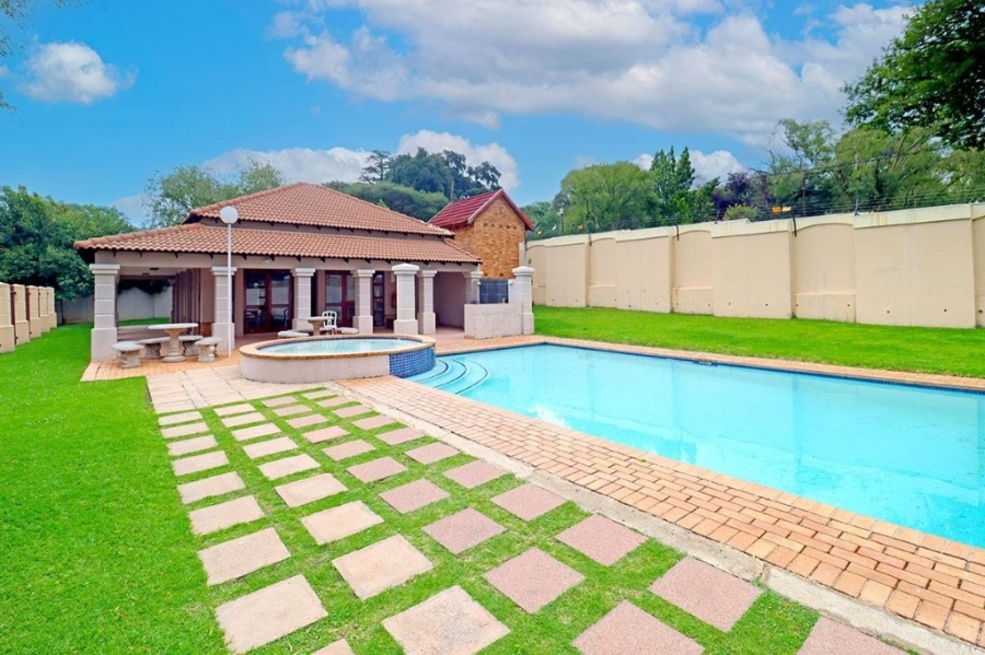 To Let 4 Bedroom Property for Rent in Sandringham Gauteng