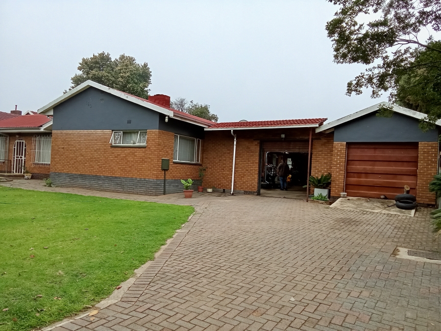 4 Bedroom Property for Sale in Witpoortjie Gauteng