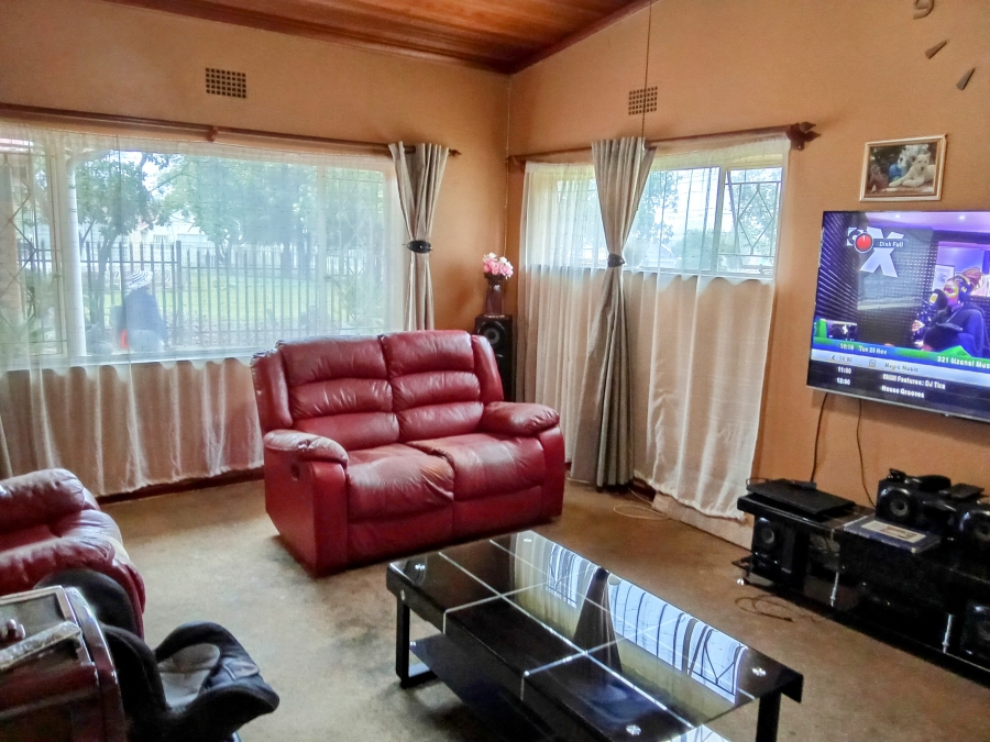 4 Bedroom Property for Sale in Witpoortjie Gauteng