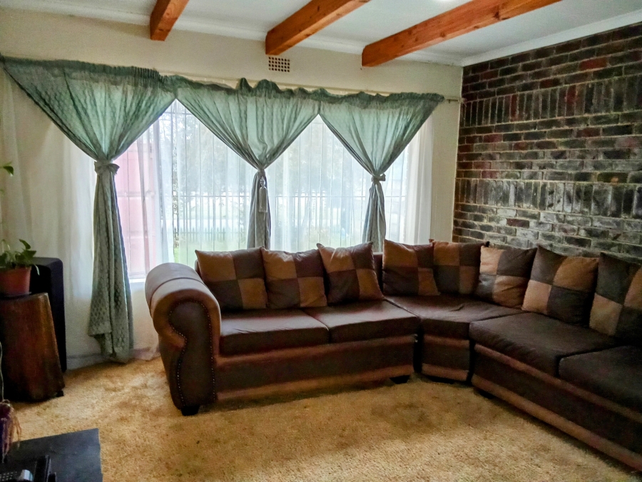 4 Bedroom Property for Sale in Witpoortjie Gauteng