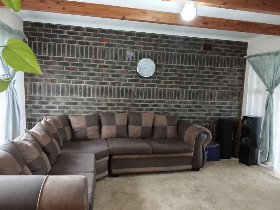 4 Bedroom Property for Sale in Witpoortjie Gauteng