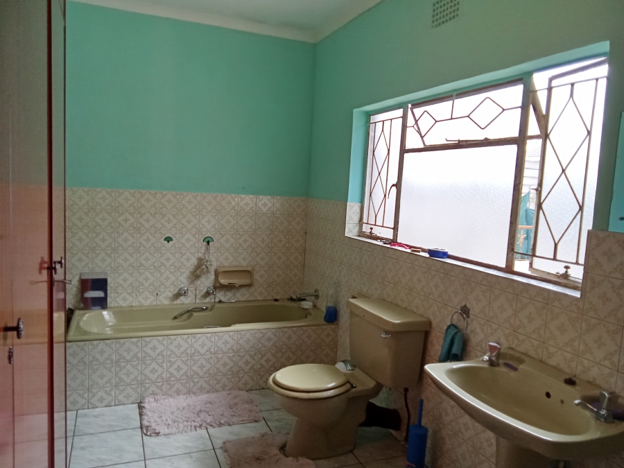 4 Bedroom Property for Sale in Witpoortjie Gauteng