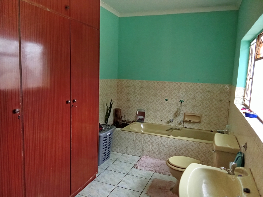 4 Bedroom Property for Sale in Witpoortjie Gauteng