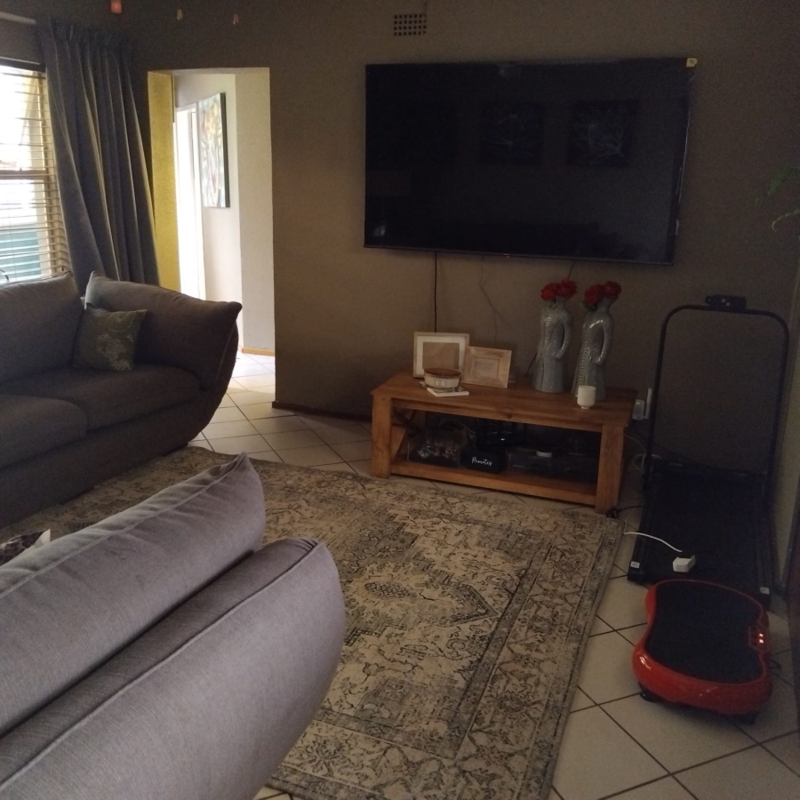 4 Bedroom Property for Sale in Greenhills Gauteng