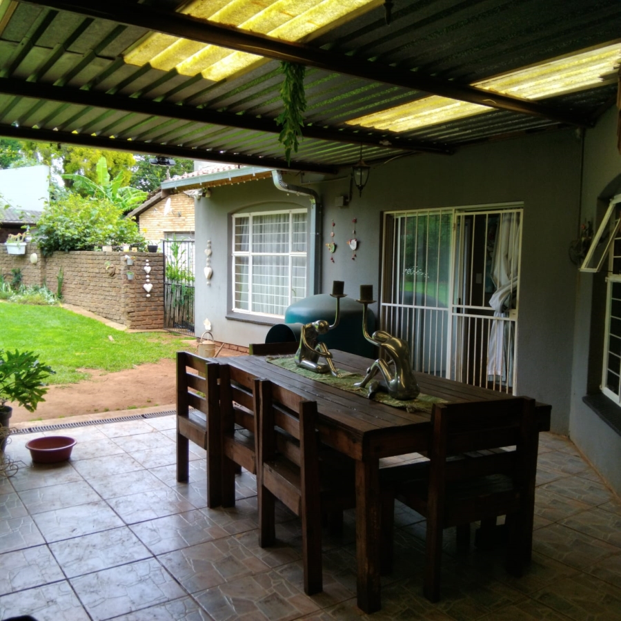4 Bedroom Property for Sale in Greenhills Gauteng