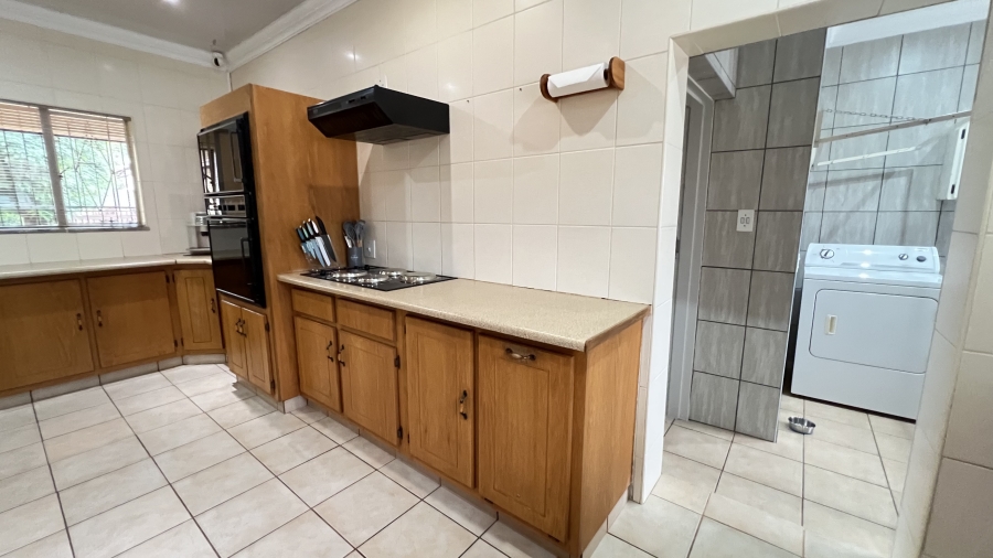 4 Bedroom Property for Sale in Helikonpark Gauteng