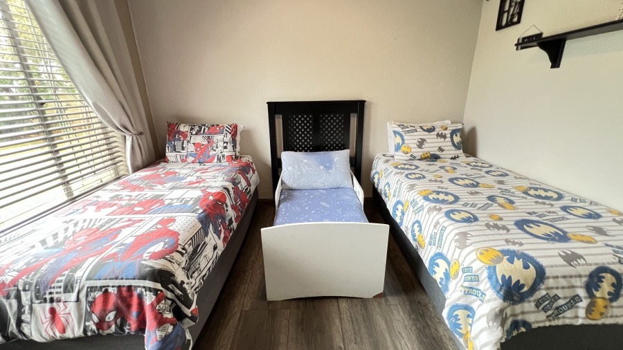 4 Bedroom Property for Sale in Helikonpark Gauteng