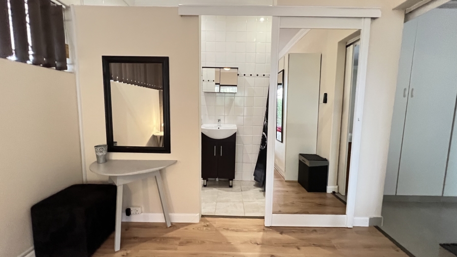 4 Bedroom Property for Sale in Helikonpark Gauteng