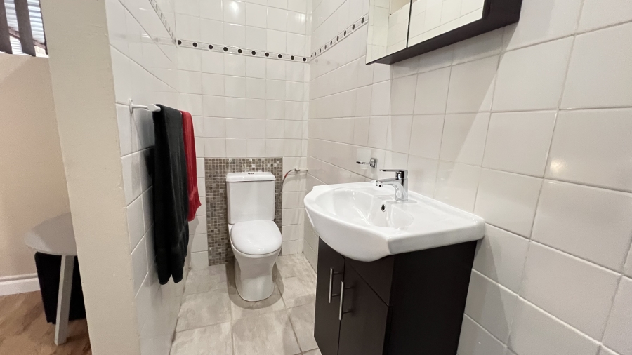 4 Bedroom Property for Sale in Helikonpark Gauteng