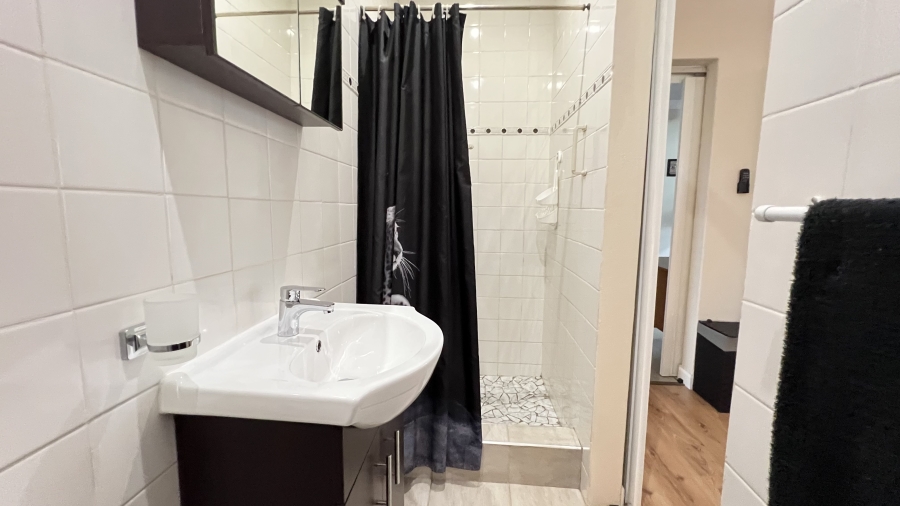 4 Bedroom Property for Sale in Helikonpark Gauteng