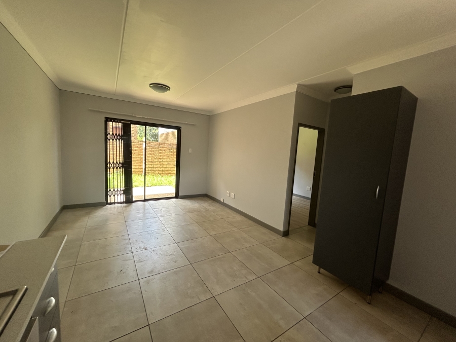 To Let 1 Bedroom Property for Rent in Blue Hills Gauteng