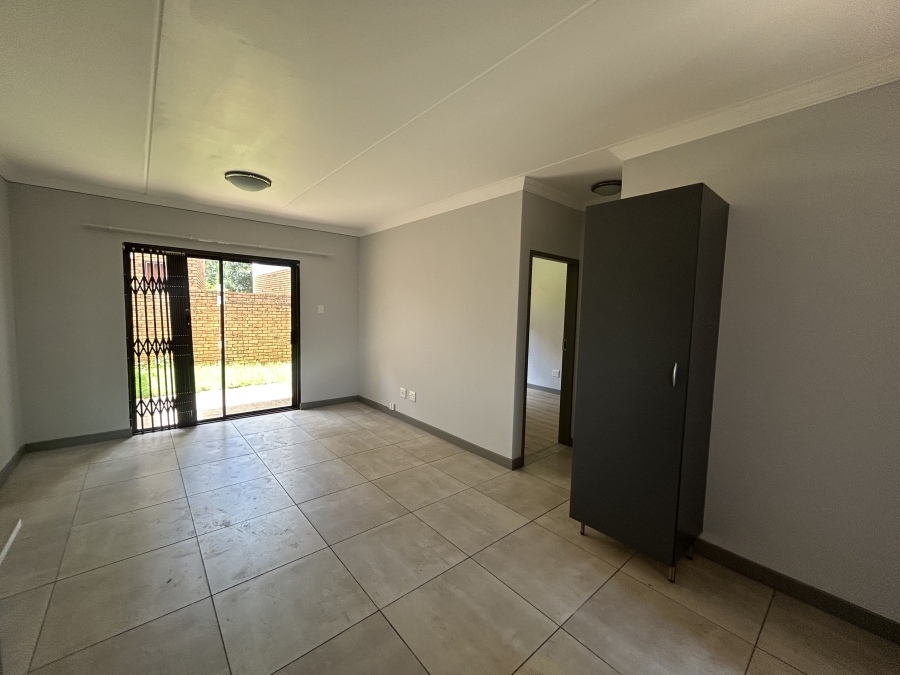 To Let 1 Bedroom Property for Rent in Blue Hills Gauteng