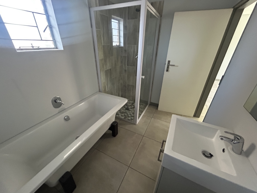 To Let 1 Bedroom Property for Rent in Blue Hills Gauteng