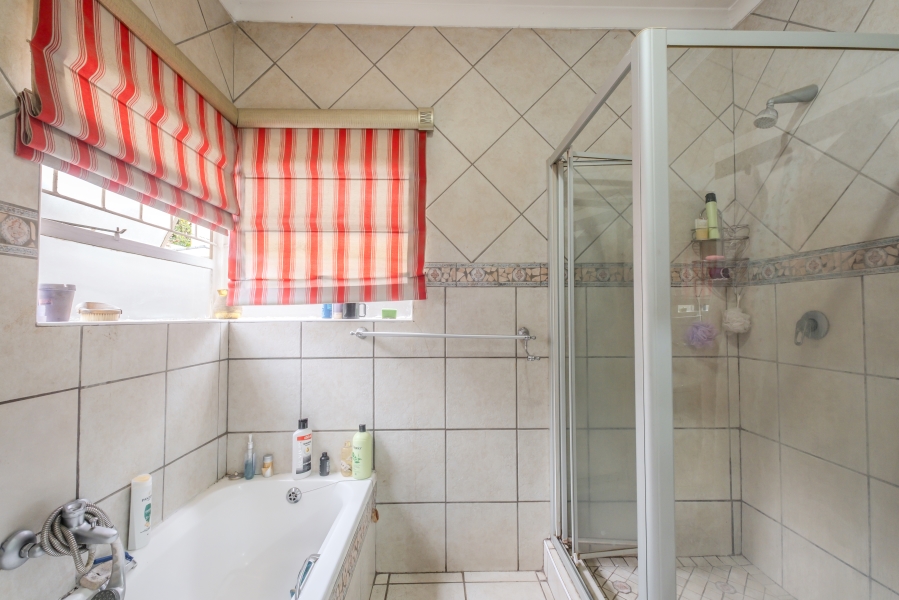 3 Bedroom Property for Sale in Rietvalleirand Gauteng