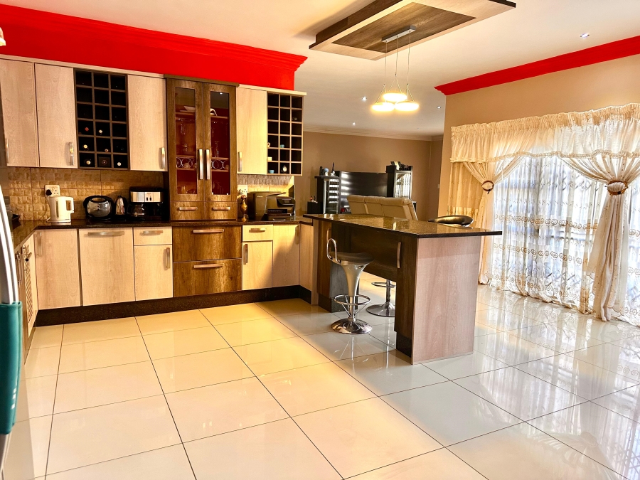 5 Bedroom Property for Sale in Magaliesberg Country Estate Gauteng