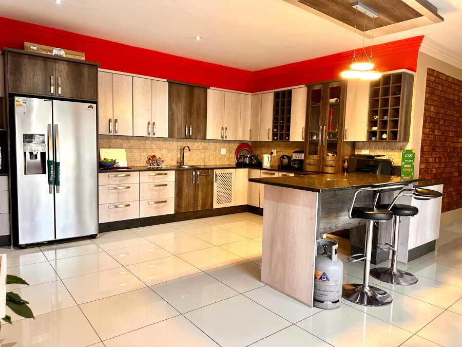 5 Bedroom Property for Sale in Magaliesberg Country Estate Gauteng