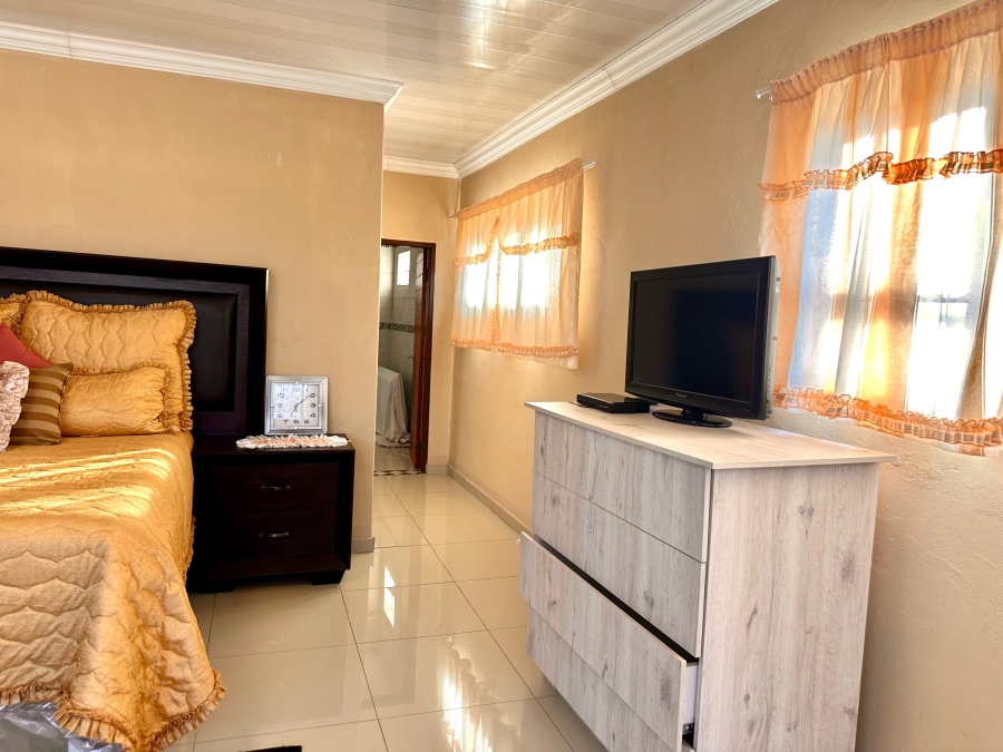 5 Bedroom Property for Sale in Magaliesberg Country Estate Gauteng