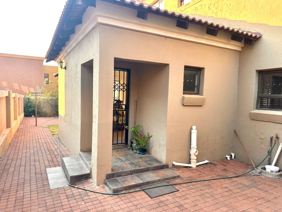 5 Bedroom Property for Sale in Magaliesberg Country Estate Gauteng