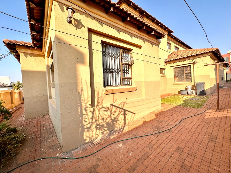 5 Bedroom Property for Sale in Magaliesberg Country Estate Gauteng