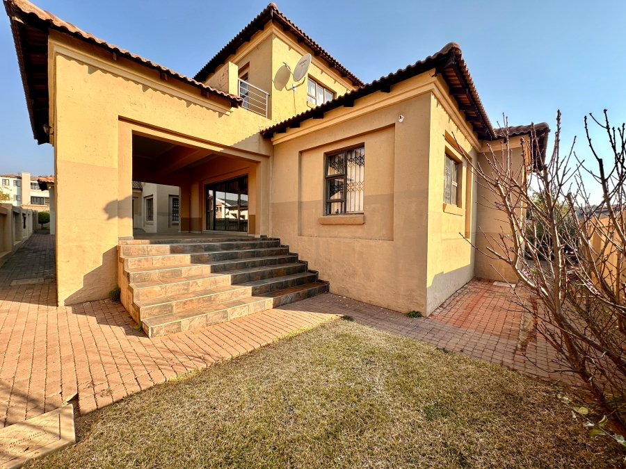 5 Bedroom Property for Sale in Magaliesberg Country Estate Gauteng