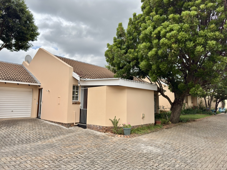 2 Bedroom Property for Sale in Die Wilgers Gauteng