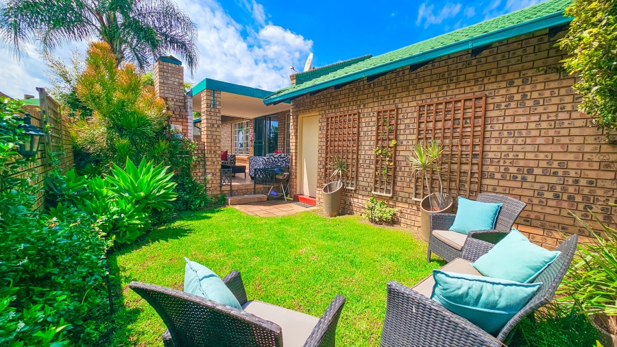 2 Bedroom Property for Sale in Faerie Glen Gauteng