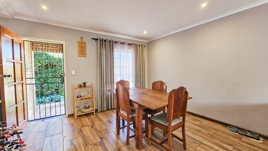 2 Bedroom Property for Sale in Faerie Glen Gauteng