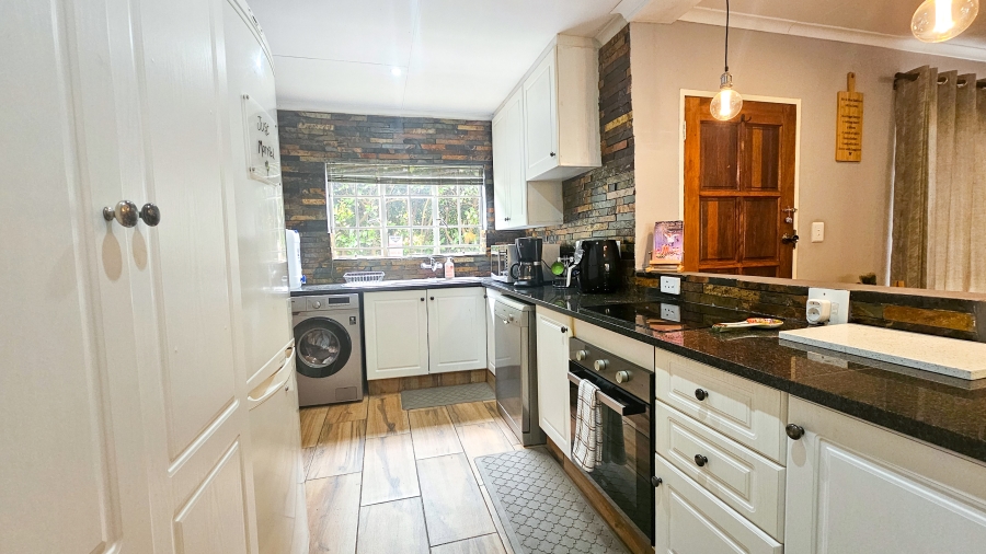 2 Bedroom Property for Sale in Faerie Glen Gauteng