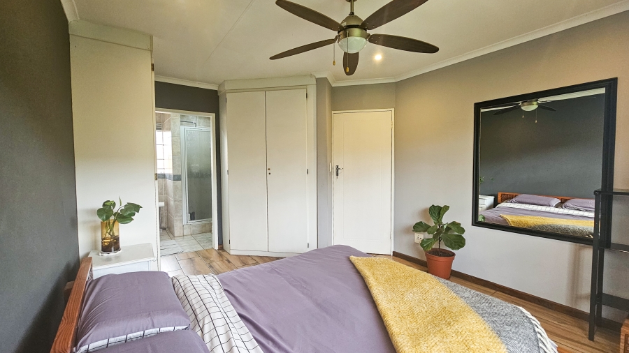 2 Bedroom Property for Sale in Faerie Glen Gauteng