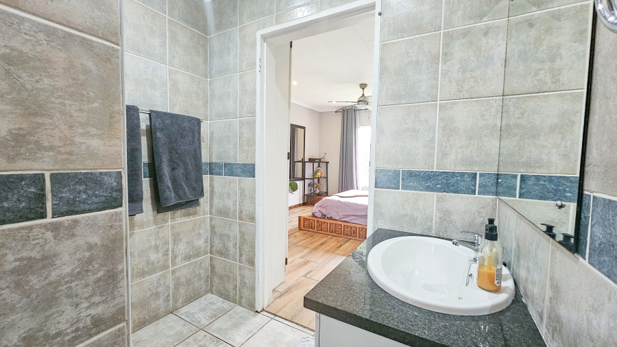 2 Bedroom Property for Sale in Faerie Glen Gauteng