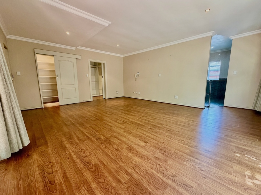 3 Bedroom Property for Sale in The Glades Gauteng