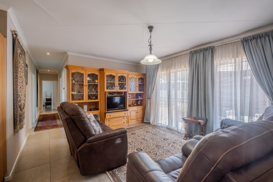 5 Bedroom Property for Sale in Erasmuskloof Gauteng